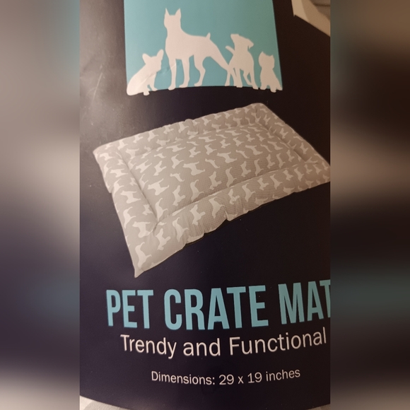 Pet Crate Mat 29"x19" - Picture 2 of 4